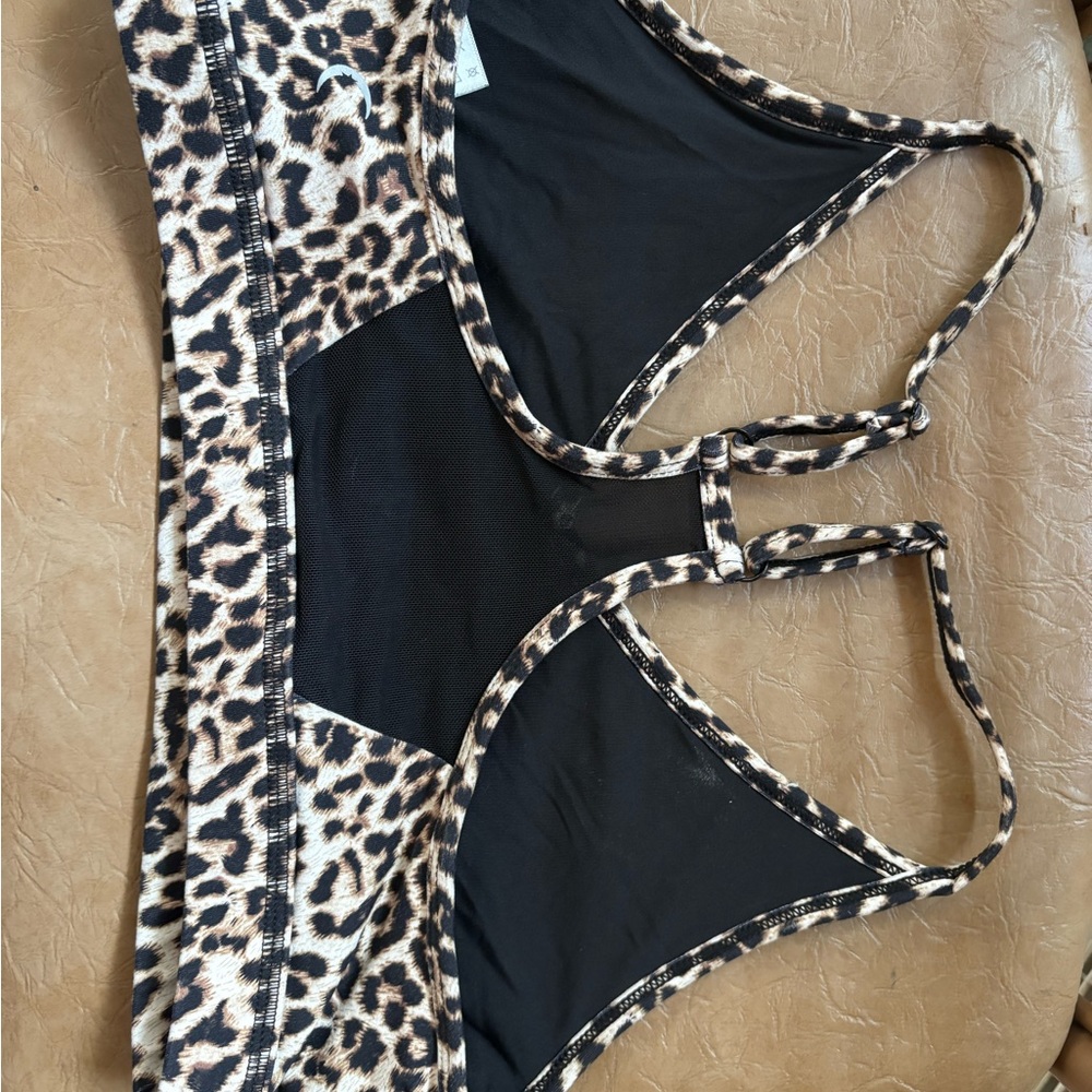 ZYIA Black and Tan Activewear Top - Picture 2 of 3